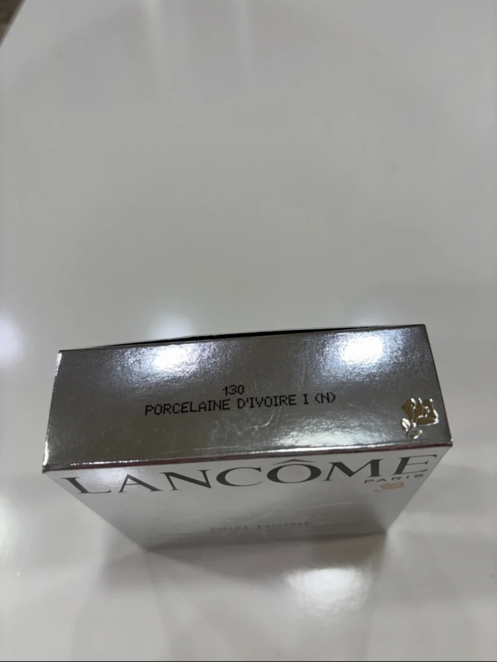 Lancôme Dual Finish Powder/ Foundation Compact in Silver - Picture 2 of 5